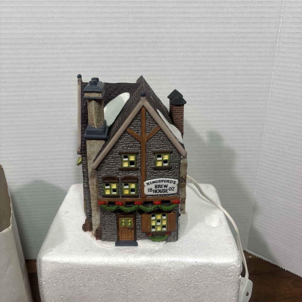 Dept 56 Dickens Village Kingsfords Brew House Heritage Village Ceramic Light Up